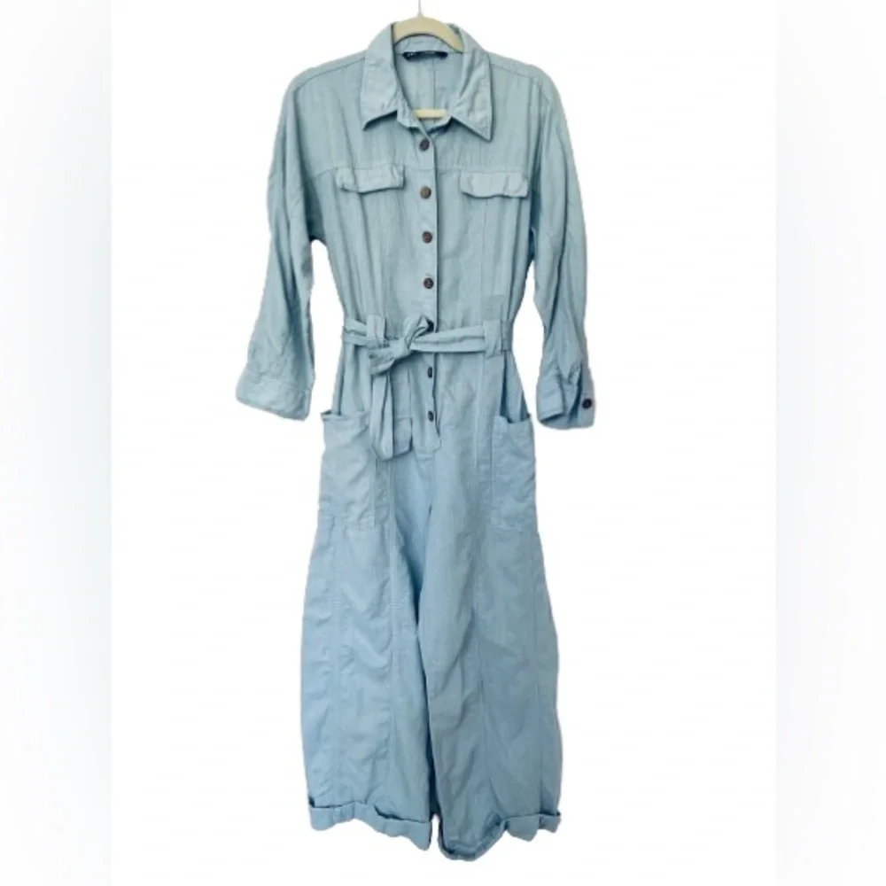 Zara Limited Edition Wide Linen Blend Cargo Jumpsuit. Size M